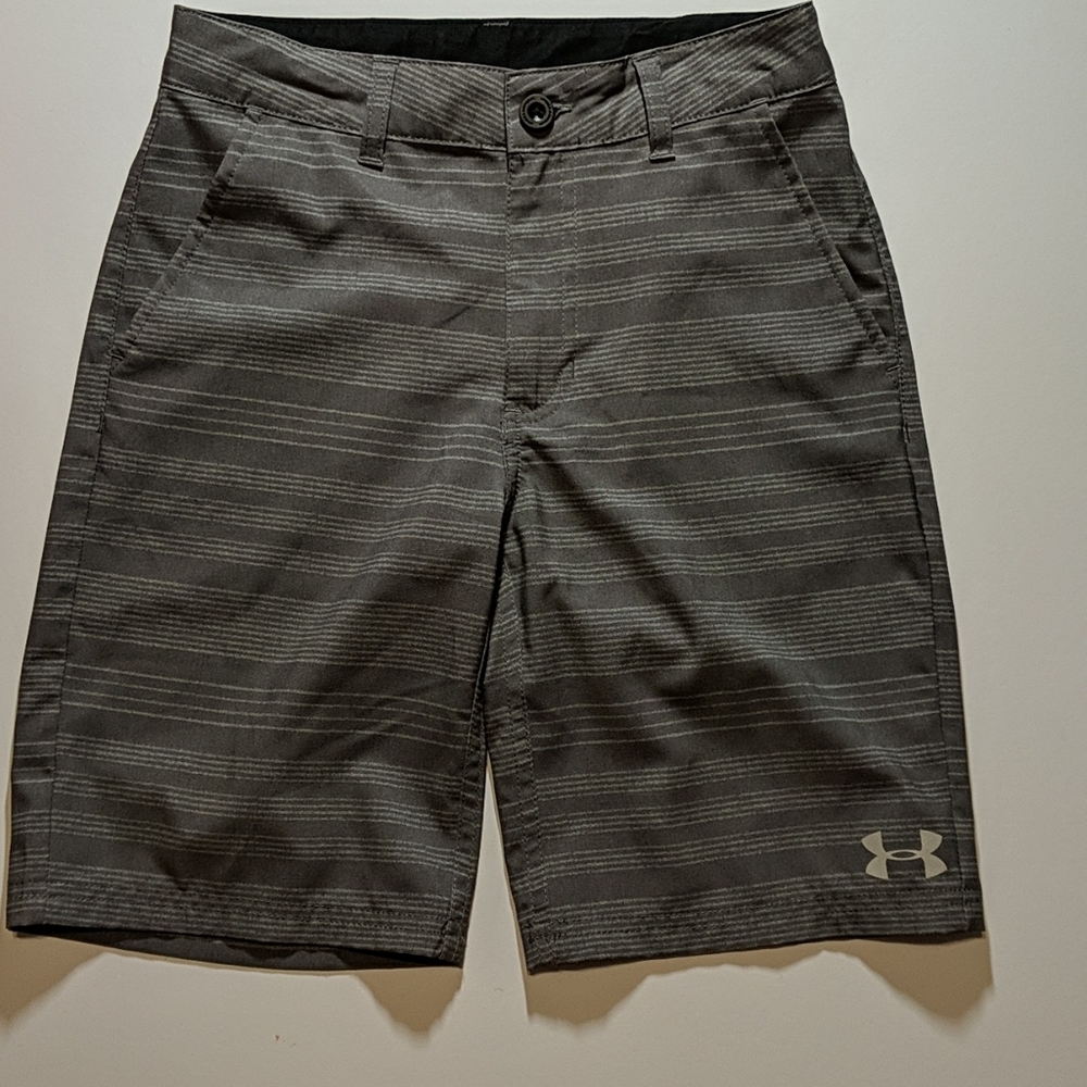 Under Armour Boys Bermuda/Golf Shorts Size 10